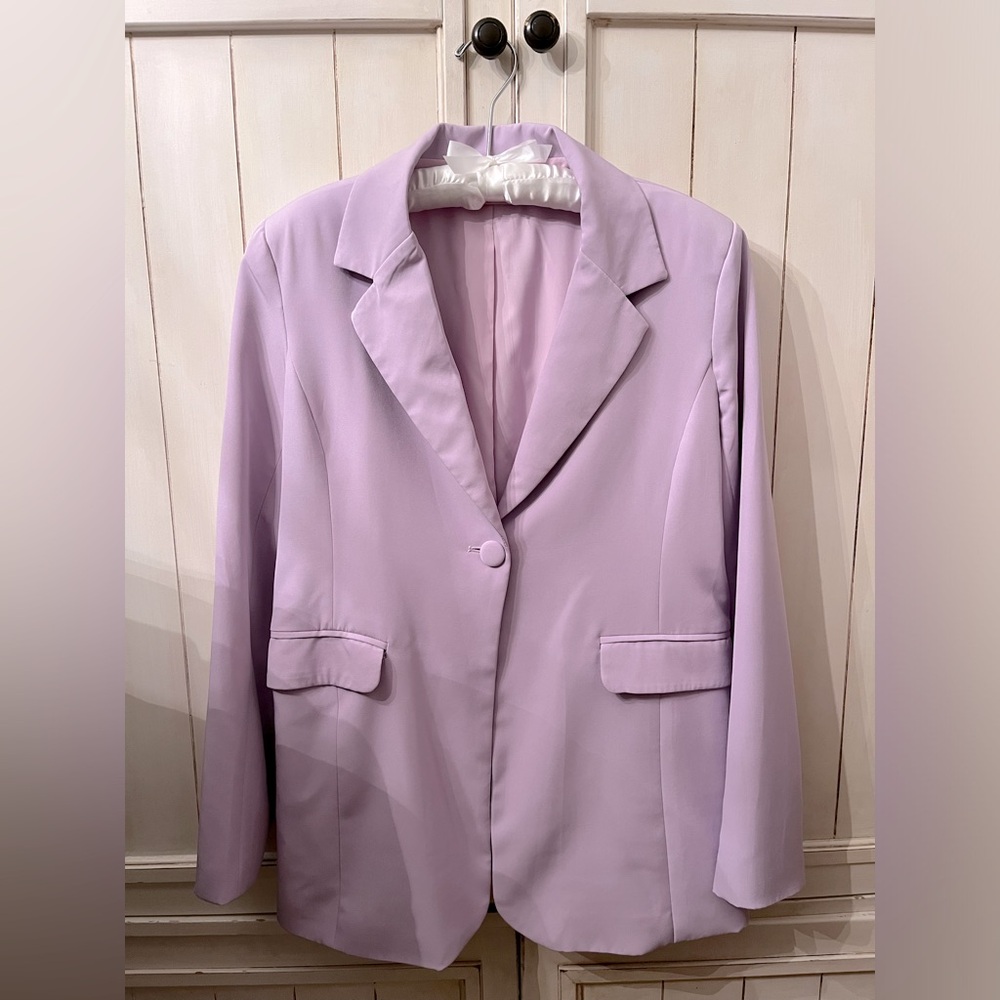 Lavender Button Down Suit Jacket SZ Large; Excellent Condition